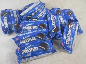 (B-2) 12 Packs of Oreo Cakesters Pa...