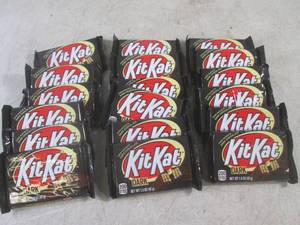 (B-1) 18 Kit Kat Dark Candy Bars Pa...
