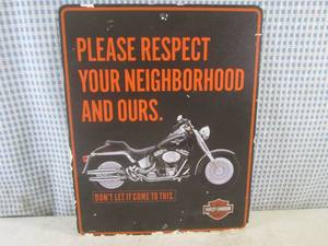 (EC1) Harley Davidson Loud Pipes Hu...