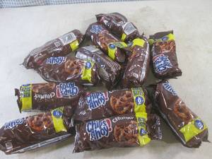 (B-3) 12 Packs of Chips Ahoy Chunky...