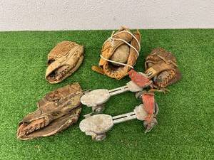 BaseballSoftball Gloves & Roller Skates