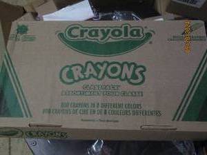 lot 19 image: case of crayola crayons 800 in case...