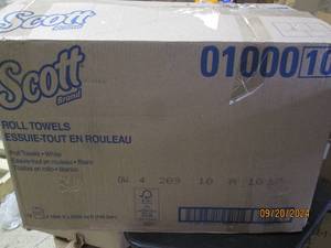 lot 29 image: case of scott roll towels 12 rolls ...