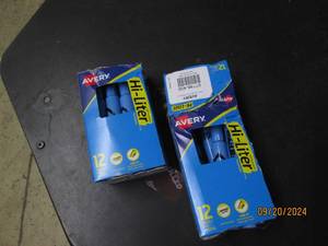 lot 110 image: 1-12 pack and 1-10 pack of avery hi...