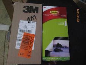 lot 113 image: package of 100 3m command strips...