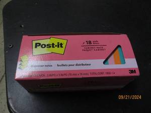 lot 145 image: package of post its 18 x 100 in pac...