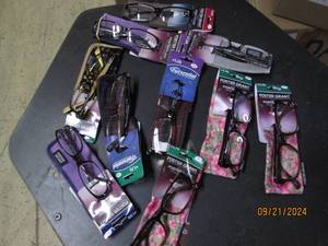lot 217 image: 10 reading glasses with cases...