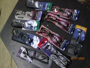 lot 220 image: 10 reading glasses with cases...