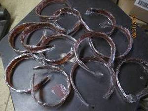 lot 262 image: 12 hair bands brown...