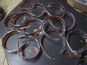 lot 264 image: 12 hair bands brown...