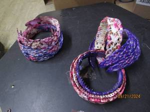lot 266 image: 12 hair bands various colors...
