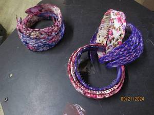 lot 267 image: 12 hair bands various colors...