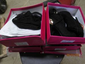 lot 367 image: 4 pairs of womens shoe dazzle shoes...