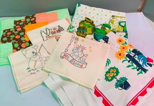 Retro Table Linens and Toppers