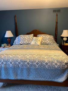 ETHAN ALLEN King Size Four Poster Bed