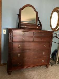 Ethan Allen British Classics Dawson Dresser Chest with Cheval Mirror