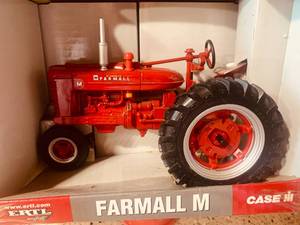 ERTL Farm Tractor - Highly Collectible
