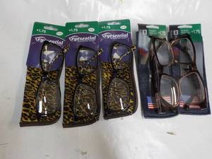 5 pair Reading Glasses 1.75 with ca...