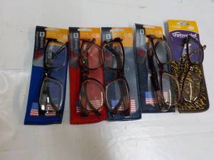 5 pair Reading Glasses 2.00 with ca...