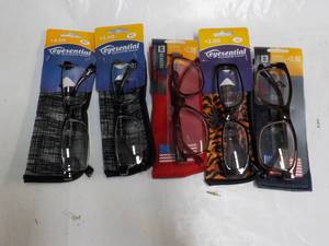 5 pair Reading Glasses 2.00 with ca...