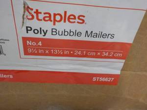 Case of Staples 100 ct Poly Bubble ...