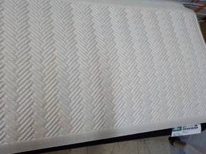 Stylewell 20 x 36 Off White Comfor...