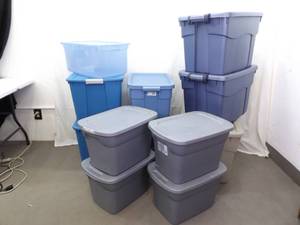 Lot of 12 Moving and Storage Totes With Lids