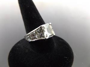 .925 Sterling Silver Emerald Cut Zirconia Ring Size 6