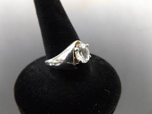 .925 Sterling Silver Oval Cut Zirconia Ring Size 7