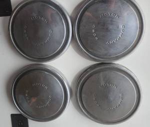 lot 521 image: Ford Motor Company Center Caps