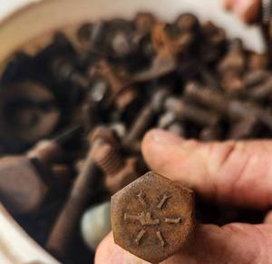 lot 535 image: Bucket of Bolts