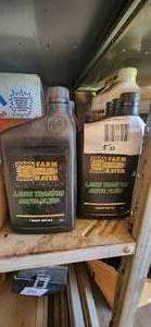 lot 530 image: Farm Rated Lawn Tractor Drive Fluid 6 QTS