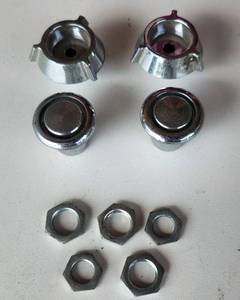 lot 556 image: Vintage FORD Car Radio Knobs