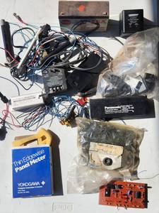 lot 580 image: Batteries - YOKOGAWA Transistor - Panel Meter
