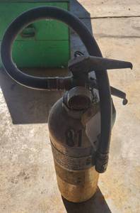lot 617 image: FYR FYTER Extinguisher