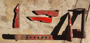 lot 618 image: FARMALL Equipment