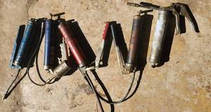 lot 620 image: Lot of 5 Pneumatic Grease Guns - NICE