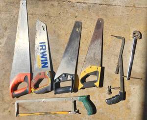 lot 633 image: Large Saw Lot