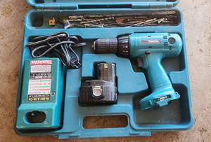 lot 648 image: MAKITA Drill 6333D with Battery & Charger