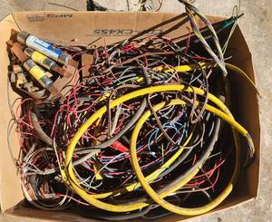 lot 653 image: LARGE Box of mostly Copper Wiring