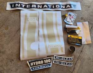 lot 658 image: Lot of Decals FARMALL  INTERNATIONAL x2 