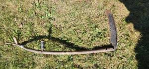 lot 667 image: Vintage Scythe  Wood Handle Metal Blade 5