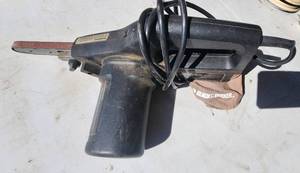 lot 672 image: Black & Decker Variable Speed Power File 120 Volts