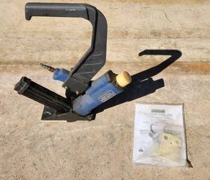 lot 708 image: CENTRAL PNEUMATIC Floor Nailer