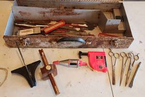 lot 728 image: Lot of Tools Jigsaw Blades, Scissors, Plum Kit  box