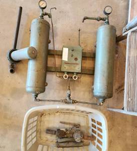 lot 746 image: Air Pressure Regulator Read Description