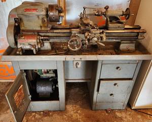 lot 5 image: SouthBend Lathe Fires right up A piece of Art