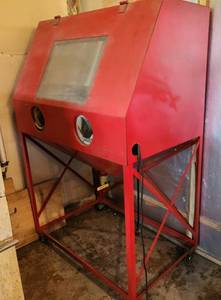 lot 763 image: Large Sand Blasting Cabinet