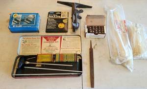 lot 779 image: Rifle Cleaning kit,  Flushrite Kit, Norton Discs, Batteries 