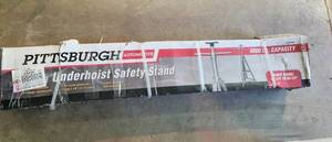 lot 11 image: Pittsburgh Under Hoist Safety Stand